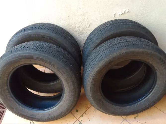 Pneus FORZA N/T XBRI TIRES, 265/60 R18 semi novos.