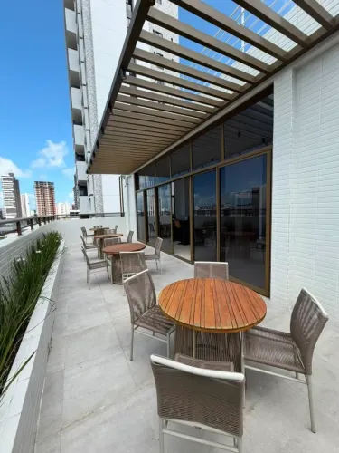 Apartamento no Bessa com móveis projetados e iluminação completa!