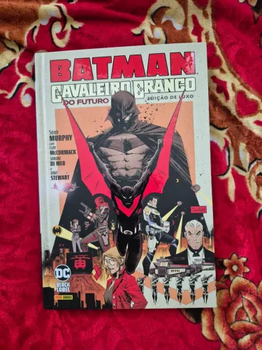 Batman - Cavaleiro Branco das Trevas (Capa Dura)