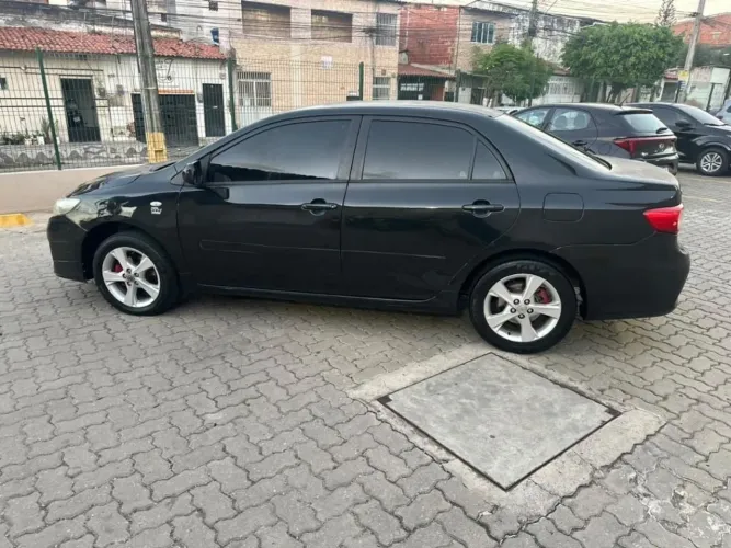 Toyota Corolla GLI 1.8 Flex 16V Mec. 2012