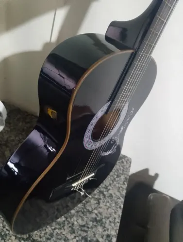 Violão acústico