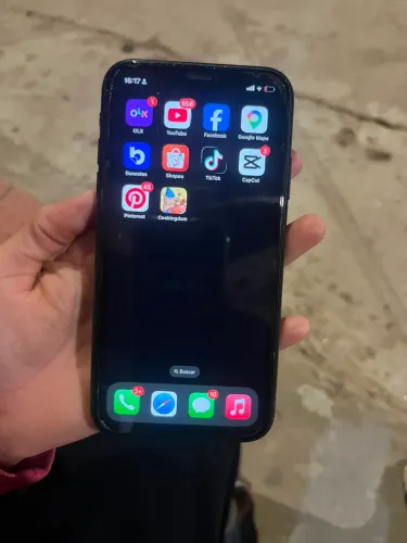 Troco ou vendo iPhone XR em ótimo estado!!