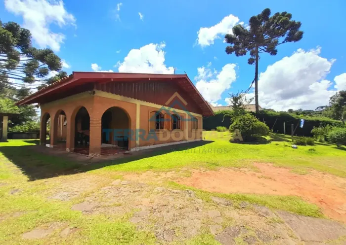 Casa à venda em Campos do Jordão-SP