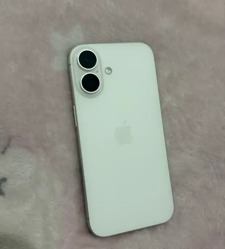 iPhone 16 