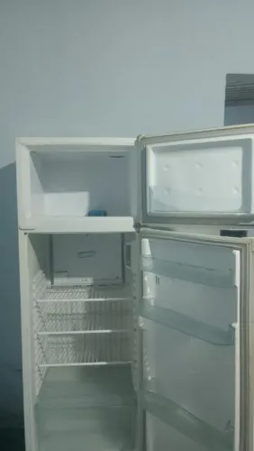 Vende-se esta geladeira