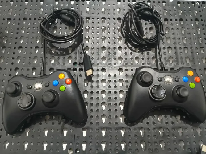 2 controles Xbox 360 com fio 