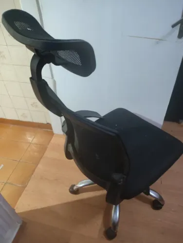 Cadeira de Escritório Ergonômica com Rodinhas - Venda Rápida!