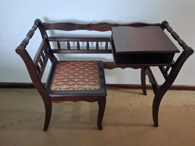 Vendo mesa de telefone antiga