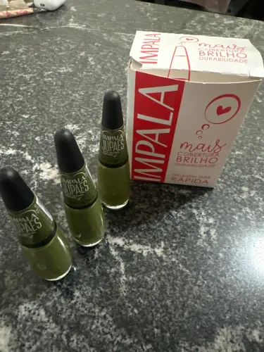 9 esmaltes Impala Juliana Paes