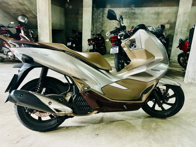 Pcx moto está em perfeito estado