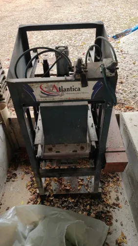 máquina de bloco atlântica modelo E-321 ACP