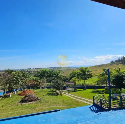 Chácara de Luxo à Venda em Caçapava-SP, no Bairro Fazenda Boa Esperança: 3 quartos, 2 suít