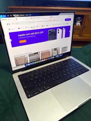 MacBook Pro M5 Pro 24GB 1TB - Usado 2 meses apenas, menos de 20 ciclos / Cinza