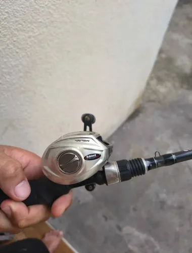 Vara de pesca com carretilha (imperdivel)