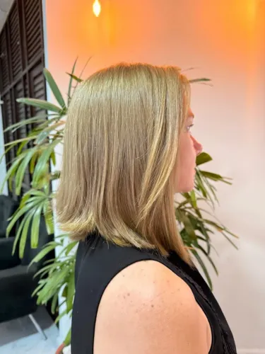 Precisa-se de recepcionista 