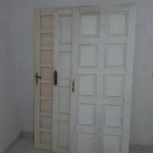 Porta Almofadada de Madeira - un.