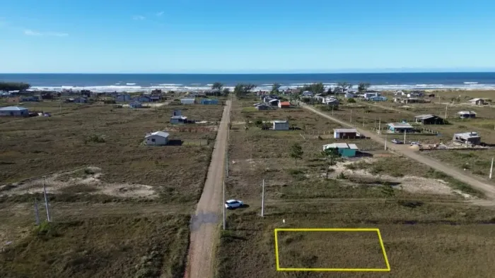Terreno de esquina na Praia Sumaré em Balneário Gaivota -SC