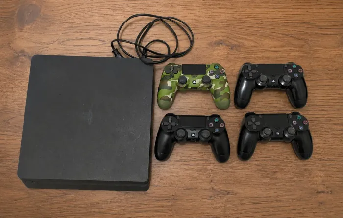 PlayStation 4 Slim (PS4 Slim)