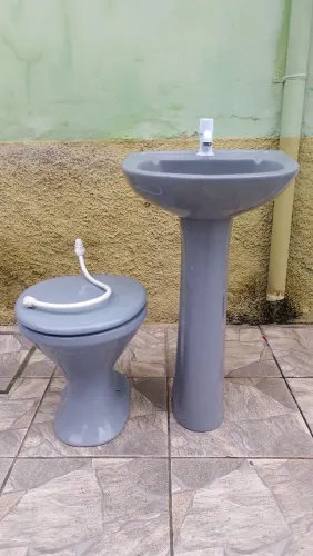 Vaso Sanitário com Tampa + Pia com Coluna + Torneira, Válvula e Flexível.