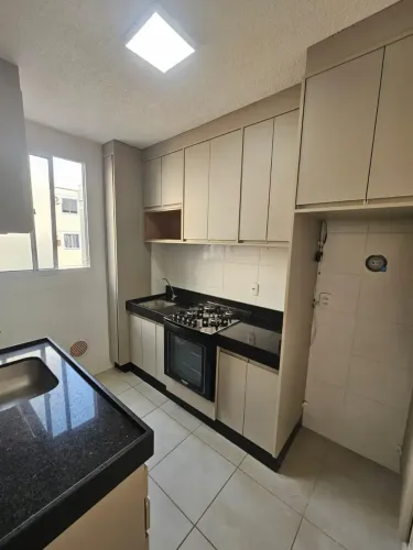 ALUGO APARTAMENTO SEMI MOBILIADO NO CONDOMÍNIO CHAPADA DAS SAFIRAS