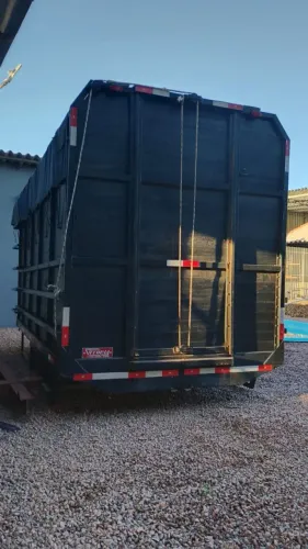 Vendo apenas a carroceria boiadeiro em ipê e grápia com VTAV