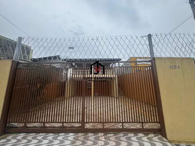 Sobrado com 3 dormitórios sendo 1 suíte no bairro Chácara São Silvestre em Taubaté