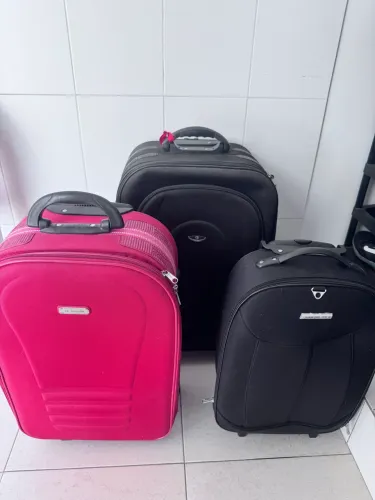 Conjunto de malas para viagem à venda