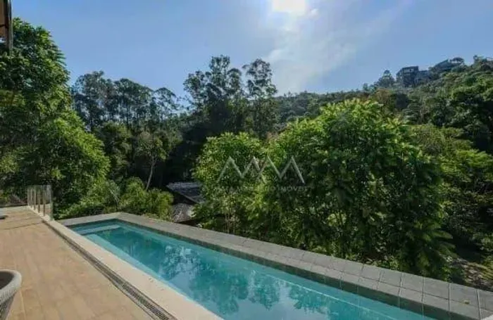 Casa à Venda ou Locação no Vila Del Rey | 450 m² - 5 quartos