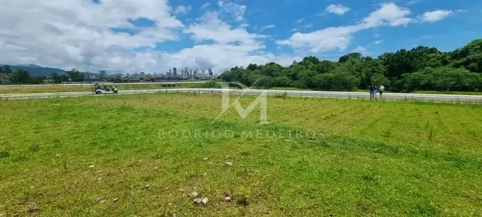 Terreno de esquina à venda no Viva park, Porto Belo