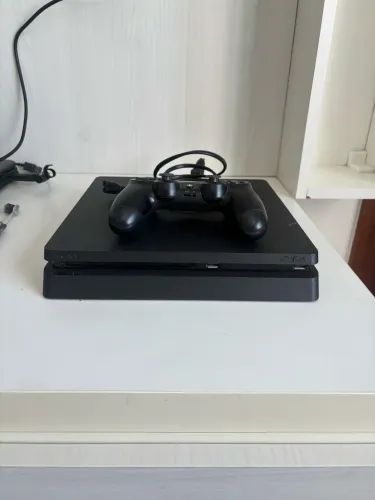 Vendo ps4 slim 1 terá de ssd