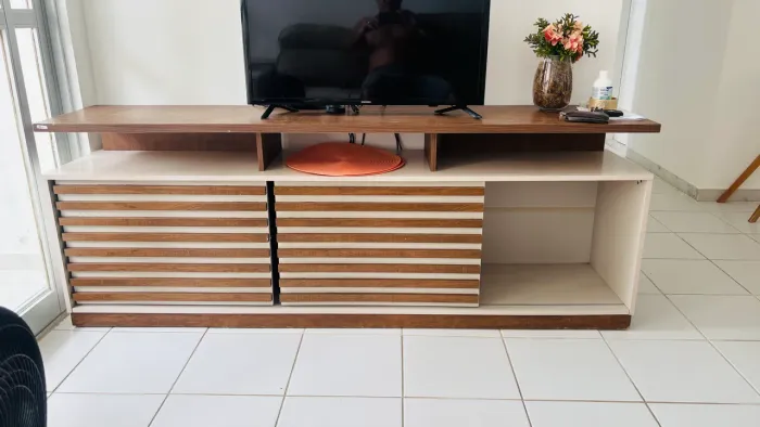 RAQUE PARA TV C/2PORTAS 1,80M