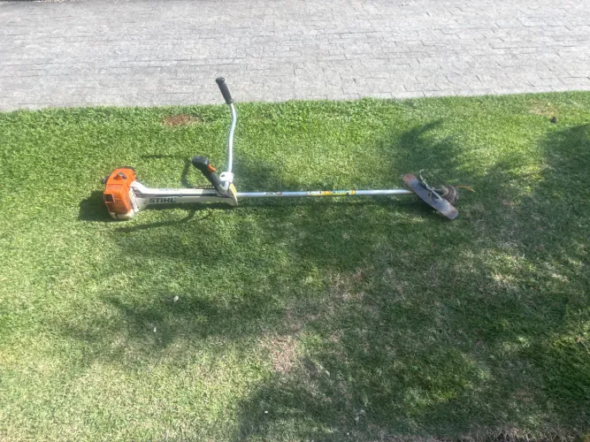Roçadeira stihl 300
