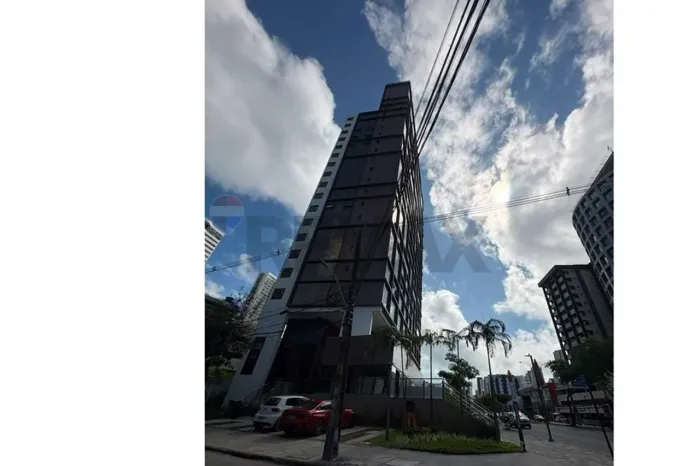 Studio Elegante: 30m, área de lazer completa, vista para o mar, 1 vaga de garagem.