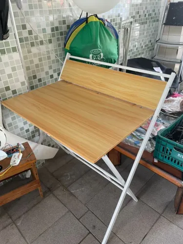 Mesa de home office em madeira e metal otimo estado