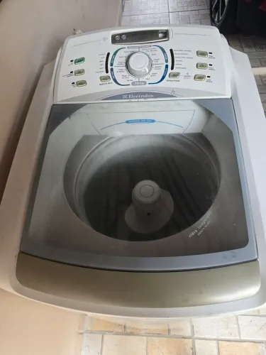 Maquina de Lavar Eletrolux Ultraclean 10 Kg usada