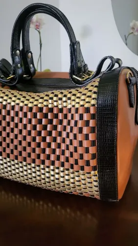 Bolsa em couro tressê Arezzo (novíssima)