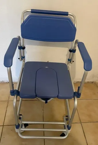 Cadeira especial de banho 