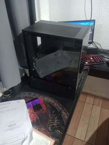 Cpu semi novo aquário 50 conto