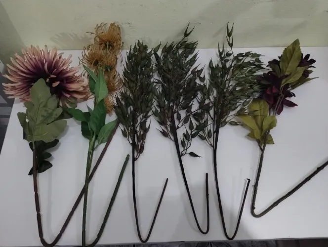 Kit 6 unidades de Flores e galhos artificiais 60 à 70 cm