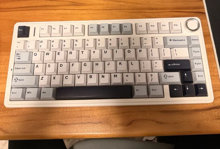 TECLADO AULA F75