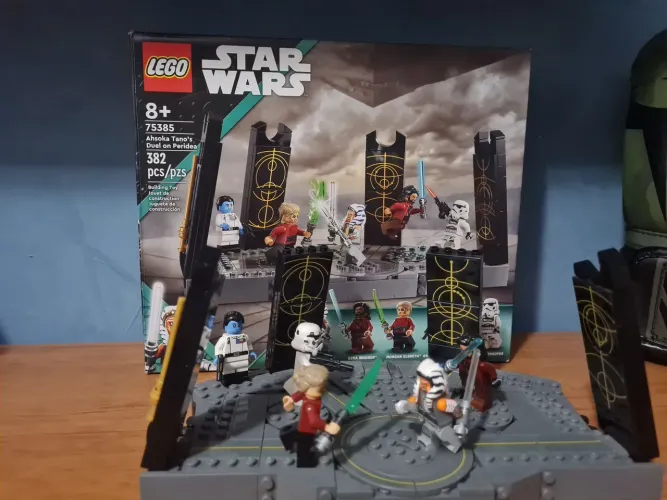 Lego Star Wars 75385 Ashoka batalha em Perídia