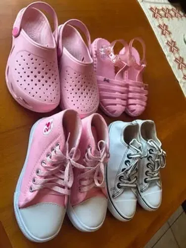 Calçados infantil 80$ todos