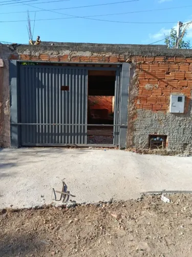 Vende se uma casa em construção no Barcelona parque 95.000