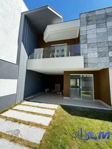 Casa Duplex de Alto Padrão com 3 Quartos no Jardim Boa Vista - Guarapari-ES: Venda ou Loca