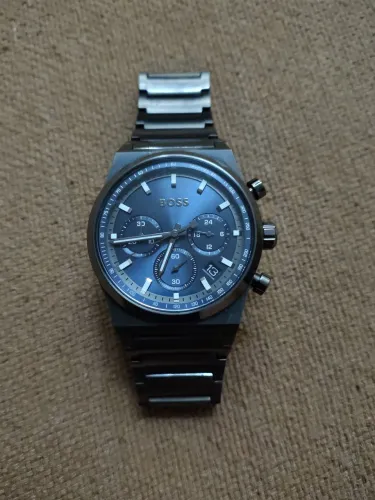 Relógio Boss original sem nenhum destaque, comprado na Vivara há 6 meses. Pouco usado.