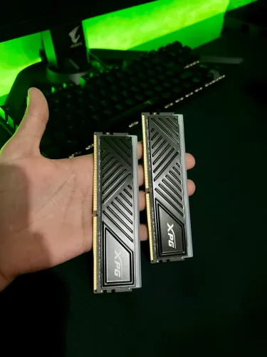 MEMÓRIA RAM XPG DDR4, 32GB (2x16). 