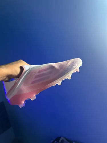 Chuteira adidas