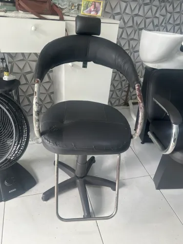 Vende-se cadeira de barbeiro