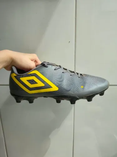 Chuteira Umbro Orbit Campo - Número 39 original