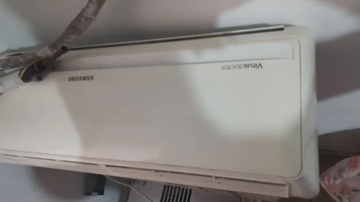 Vendo esse ar condicionado Sprinter 9mil BTU funcionando perfeitamente com controle...
